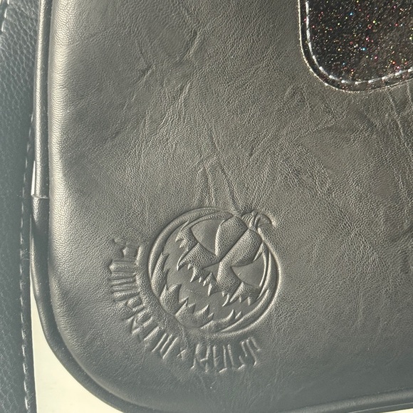 Pumpkin Kult Love Pain and Stitches Heart Bag - Picture 4 of 7